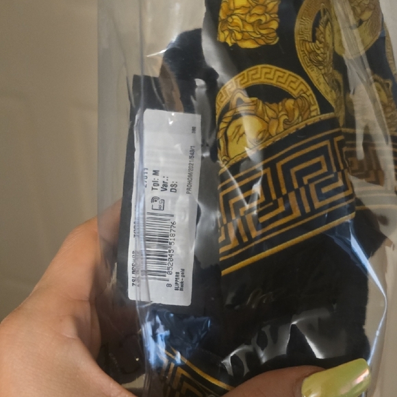 Versace Black and Gold Slippers NWT This Can Be Unisex - Picture 5 of 6